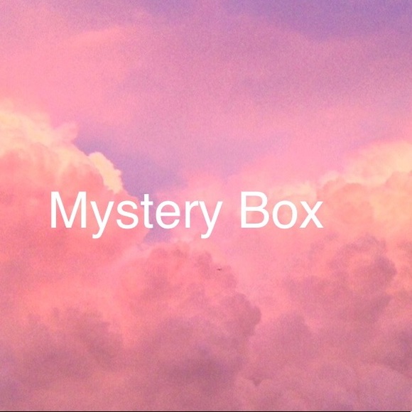 $20 Mystery Box 💎 Five Pieces S M 2 4 - Picture 1 of 1